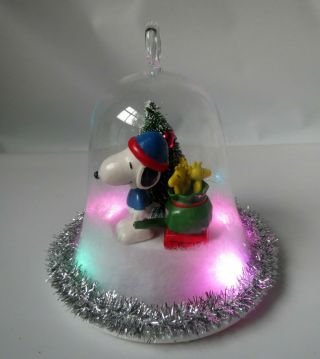 Peanuts Snoopy & Woodstock Musical Lighted Gemmy Bell Globe 2010 Cute