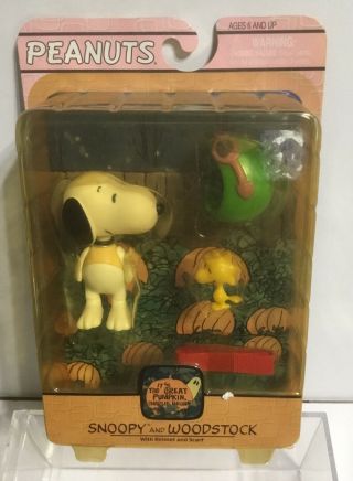 Peanuts It’s A Great Pumpkin Charlie Brown Snoopy And Woodstock 6064 Round Two