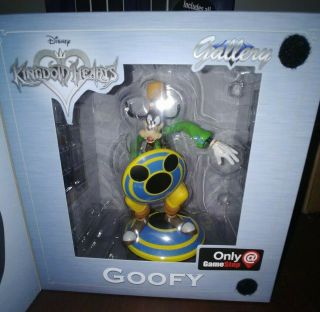 Disney Kingdom Hearts Gallery Gamestop Exclusive Goofy Statue Diamond video game 2