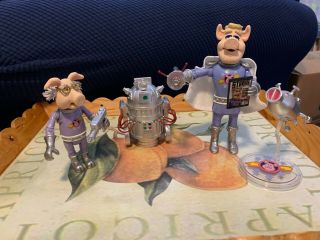 Muppets Figures - Pigs In Space Set With Robot And Mini - Version Of The Spaceship