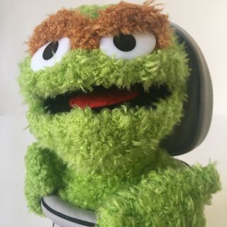 2003 NANCO SESAME ST OSCAR THE GROUCH IN A TRASH CAN PLUSH DOLL FIGURE TOY 10.  5” 2