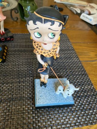 Danbury Betty Boop Out For A Stroll Figurine