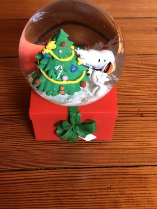 Peanuts Snoopy Christmas Holiday Musical Snow Water Globe Plays “jingle Bells”