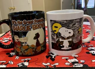 2 Peanuts Charlie Brown Linus Sally Snoopy Great Pumpkin Mug Cup Halloween