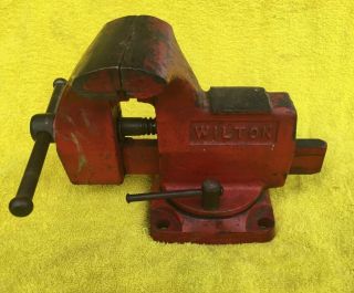 Vintage Wilton Swiveling Anvil Bench Vise With 4 " Jaws That Open 3 & 3/4 " U.  S.  A.