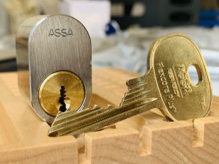 Assa Abloy Flexcore,  High Security Oval Cylinder W/ Key Locksport Lock