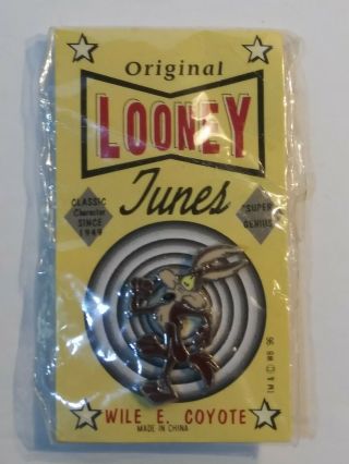 " Vintage " Wile E.  Coyote Pin.  (factory) Looney Tunes (1996)