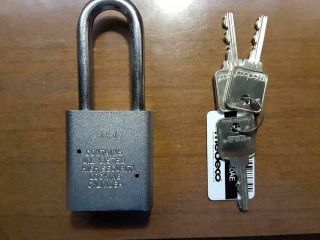 Medeco MetroLock 52 - 5 with 3 Keys and Card High Security Padlock 2