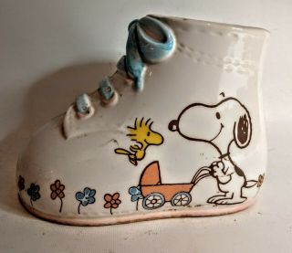 Vintage Peanuts Snoopy Woodstock Ceramic Baby Shoe Nursery Dish Planter 1965