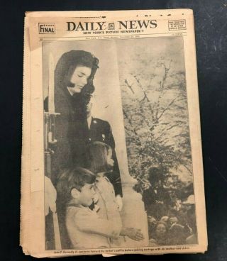 1963 NOV.  25 NY DAILY NEWS NEWSPAPER OSWALD ASSASSINATED/JACK RUBY PGS 1 - 48 2