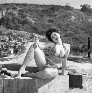 1950s Negative,  Busty Pin - Up Girl Gigi Frost At Beach In Sexy Swimsuit T270821