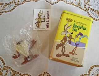 Russell Stover Candies Looney Tunes Wile E.  Coyote Road Runner Surprise Tin Box 2