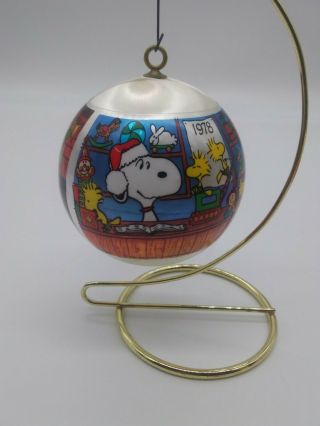 Vintage Christmas Peanuts Schulz Snoopy Charlie Brown Satin Ball Ornament 1978