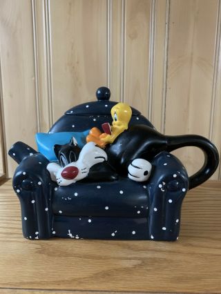 Tweety Bird & Sylvester On Couch Teapot Ceramic Warner Bros Studio Store 1999