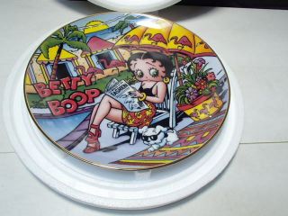 The Danbury Collector Plate Betty Boop Bathing Beauty