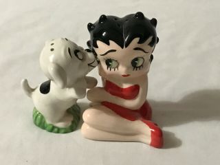 Betty Boop And Pudge Salt And Pepper Shakers Dog Kissing Magnetic