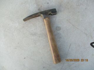 Vintage Plumb 24 Oz.  Brick Mason Rock Stone Hammer Handle Solid