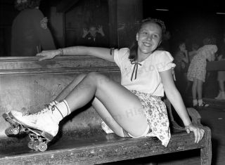 8x10 Print Sexy Amateur Teen Leggy Roller Skates 1947 087