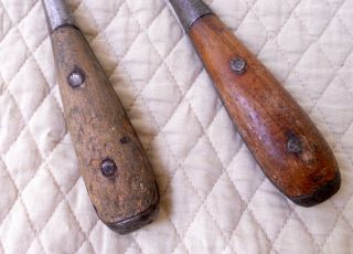 2 Vintage Wood Handle Screw Drivers 3