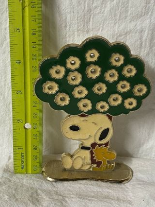Vintage Collectible 1965 Peanuts Snoopy And Woodstock Metal Earring Holder