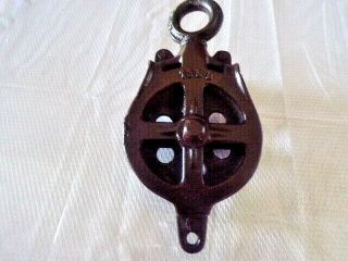 Vintage All Metal Pulley With Swivel Eye,  Primitive Barn Item 4 Inch Pulley