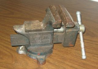 Vintage Dunlap Bench Vise,  No.  506 - 51770,  Cast Iron,  3 1/2 " Jaws,  Fine