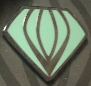 Official Rooster Teeth Rwby Villains Emerald Sustrai Emblem Metal Pin