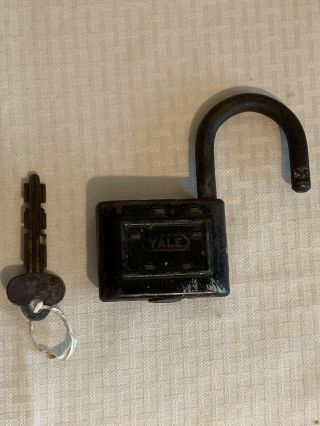 Vintage Yale And Towne Padlock With Key Locks