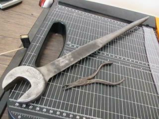 Vintage Williams 207 Spud Wrench 1 - 1/16 And 319b Lamp Cap Extractor Pliers