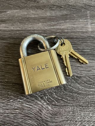 Vintage Yale & Towne Mfg.  Co.  Padlock Brass Hardened Steel Shackle With 2 Keys
