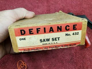 Vintage Defiance by STANLEY No.  432 Pistol Grip Adjustable Saw Tooth Set 2
