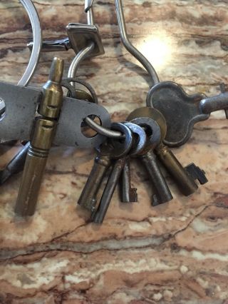 24 Vintage Keys 3