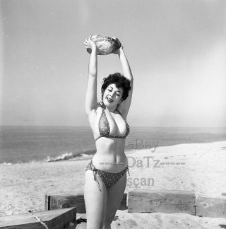 1950s Negative,  Busty Pin - Up Girl Gigi Frost At Beach In Bikini T270822