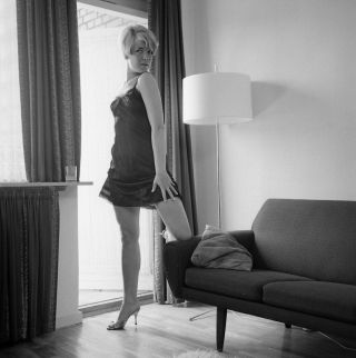 1960s Negative,  Sexy Blonde Pin - Up Girl Britt Jensen In Black Negligee T47190