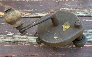 Luther Mfg Co No 15 Hand Crank Grinder Vintage Tool Mechanics Special Primitive