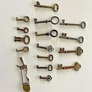 Set Of 16 Skeleton Keys Various Sizes