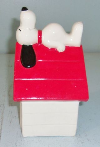 Vintage Peanuts Snoopy On Dog House Coin Bank Ceramic
