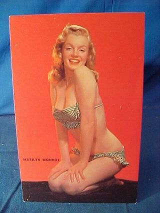 Orig 1950s Marilyn Monroe Pin Up Photo Postcard - " A Eyeful "
