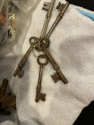 Vintage Antique Skeleton Keys 5 Piece Set Metal