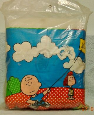 in Package - - Vintage Snoopy & the Peanuts Gang Crib Quilt Kit from Bucilla 3