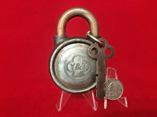 (1) Vintage / Antique Yale & Towne Loxol Padlock Lock - With Key