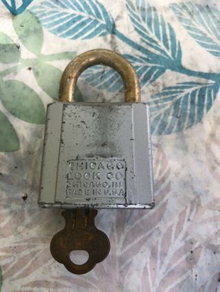 Vintage Chicago Lock Co Cylinder Padlock 1 Key Made In U.  S.  A.