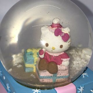Hello Kitty Christmas Snow Globe 3