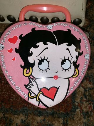 Betty Boop Pink Heart - Shaped Tin Lunch Box With Pink Plastic Handle Mint/unused