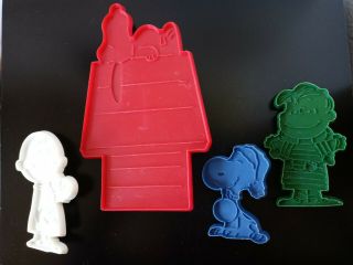 United Feature Syndicate Peanuts Charlie Brown Snoopy & Linus Cookie Cutters Set