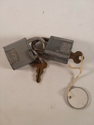 2 Vtg Chicago Lock Co Cylinder Padlock With Keys Made In U.  S.  A.  1035 Key