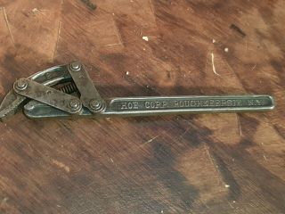 Hoe Corp Poughkeepsie Ny,  Patented Feb 21 - 1922 Spring Loaded Vintage Pipe Wrench