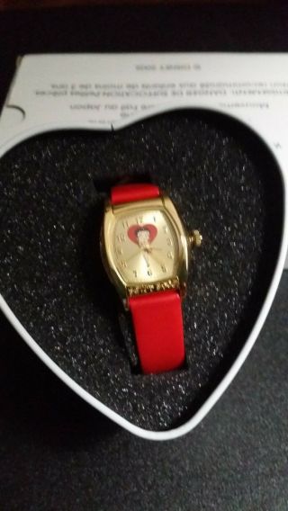 Collectible Vintage Betty Boop Watch In Heart Tin