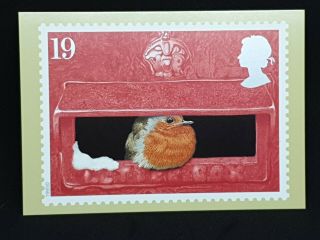 Christmas - Robin In The Box - 1995 Royal Mail Stamp Postcard