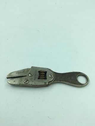 Kraeuter & Co.  The Victor,  Adjustable Alligator Wrench.  PAT.  May 26,  03 2